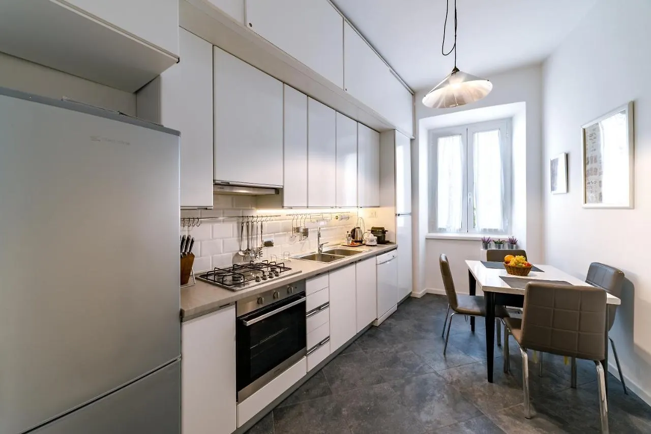 Saint Peter House Station Apartman Róma