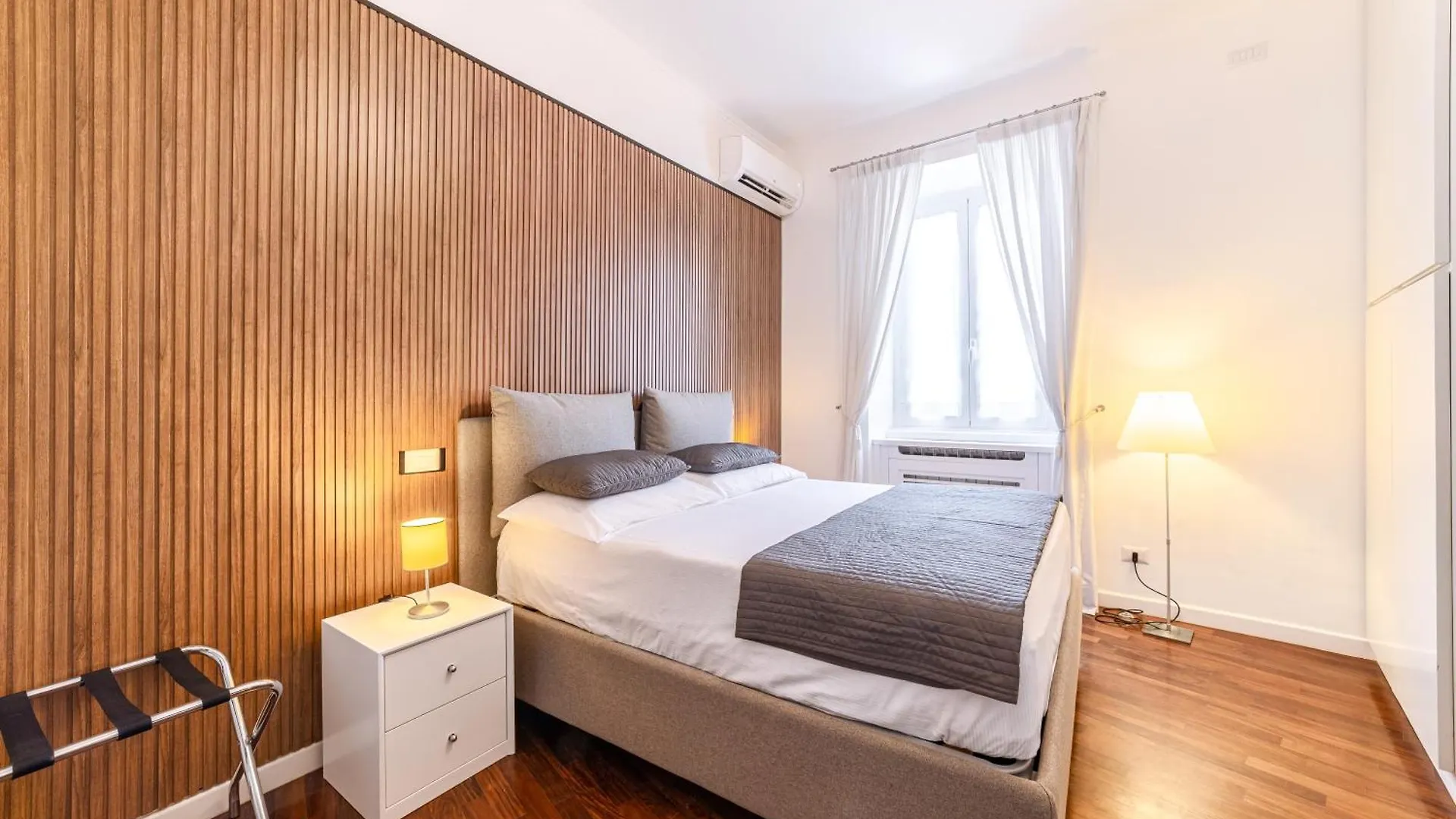 Saint Peter House Station Apartman Róma